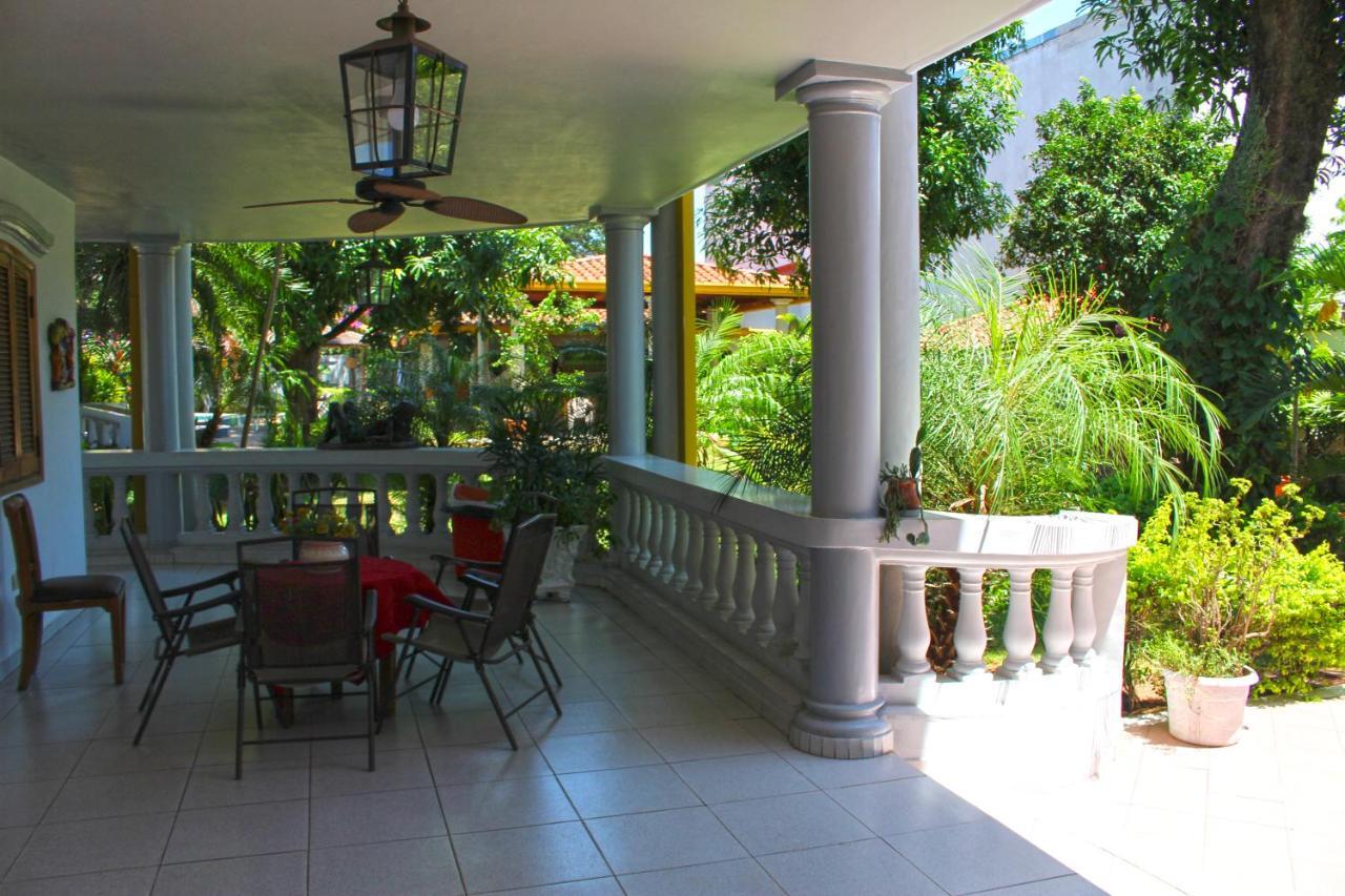 Ross Char Hotel Asunción Esterno foto